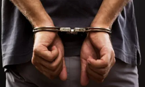 बिहार के बेगुसराय जिले से दो शराब माफिया गिरफ्तार बिहार के बेगुसराय जिले से दो शराब माफिया गिरफ्तार