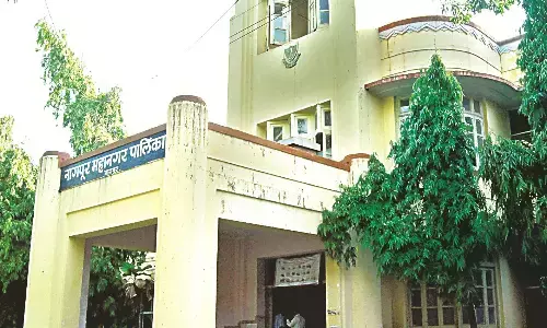 मनपा के 3 उपायुक्त दबाव से परेशान, लगाई गुहार-पुरानी जगह भेज दो सरकार मनपा के 3 उपायुक्त दबाव से परेशान, लगाई गुहार-पुरानी जगह भेज दो सरकार