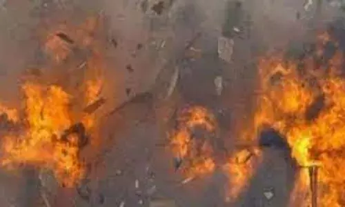 कल्याण में वाई-फाई राउटर में ब्लास्ट, मां-बेटे सहित तीन झुलसे कल्याण में वाई-फाई राउटर में ब्लास्ट, मां-बेटे सहित तीन झुलसे