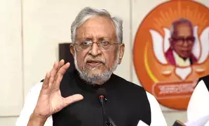 लालू की पार्टी फिर जीरो पर आउट होगी, तीन बैठकों के बाद भी विपक्ष नहीं तय कर पाया पीएम का चेहरा : सुशील मोदी लालू की पार्टी फिर जीरो पर आउट होगी, तीन बैठकों के बाद भी विपक्ष नहीं तय कर पाया पीएम का चेहरा : सुशील मोदी