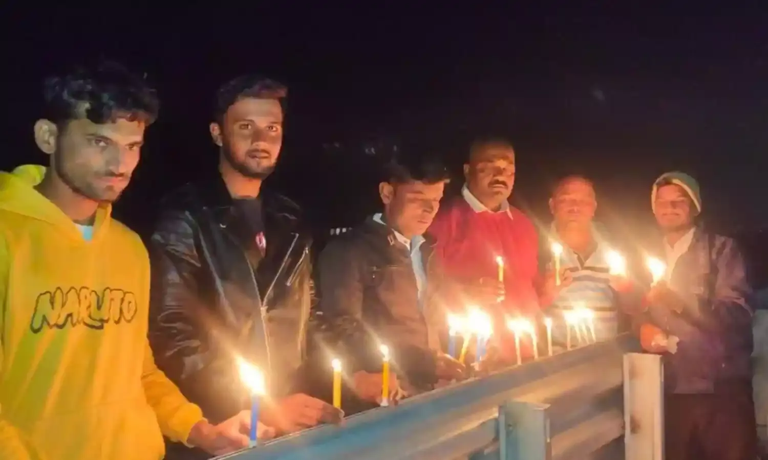 बस हादसे के मृतकों के रिश्तेदारों का वर्धा में आंदोलन
