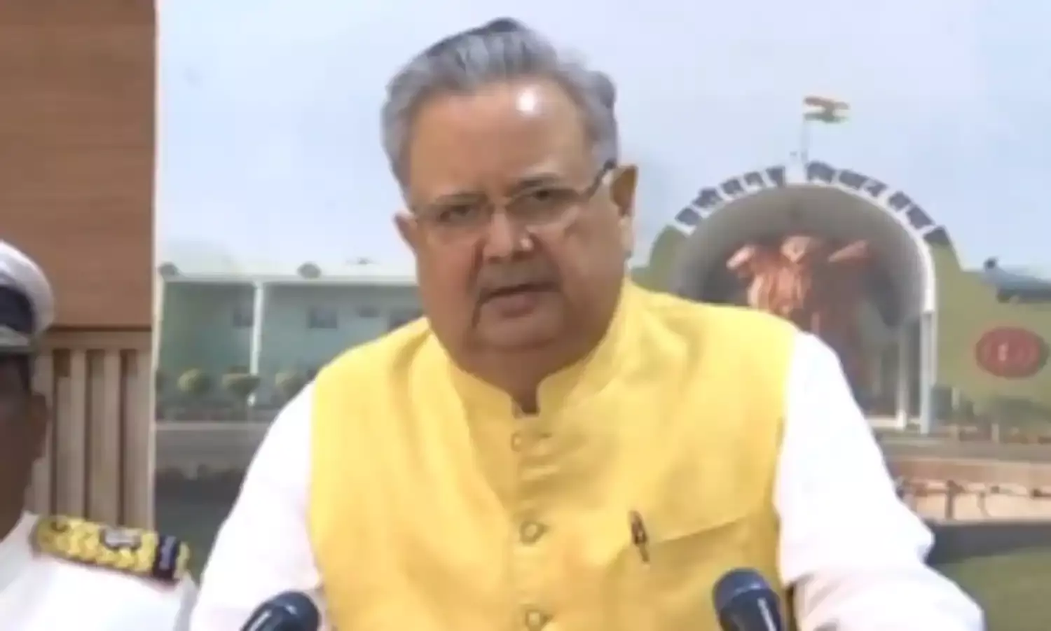 छत्तीसगढ़ के नवनिर्वाचित विधायकों ने शपथ ली, रमन सिंह चुने गए अध्यक्ष