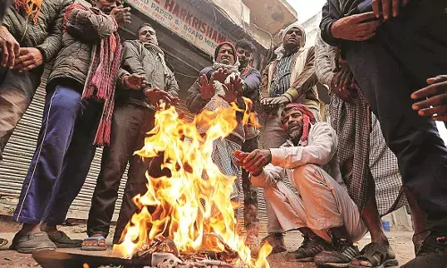 कड़ाके की ठंड आने में अभी समय, धीरे-धीरे और गिरेगा पारा