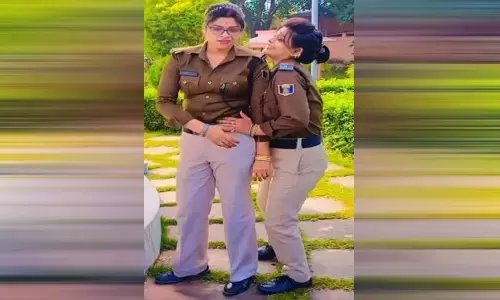 महाबोधि मंदिर परिसर में 2 महिला पुलिसकर्मियों को रील्स बनाना पड़ा महंगा, हुई निलंबित