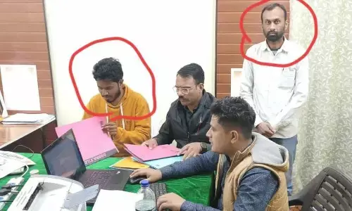 साठ हजार की रिश्वत लेते पकड़ा गया बिजली कंपनी का असिस्टेंट इंजीनियर, सिवनी के छपारा में लोकायुक्त की कार्रवाई, कम्प्यूटर ऑपरेटर भी गिरफ्तार