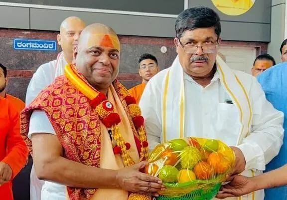 बरसी श्री करौली शंकर महादेव की कृपा, बच्चो को दिया स्नेह और आशीर्वाद बरसी श्री करौली शंकर महादेव की कृपा, बच्चो को दिया स्नेह और आशीर्वाद