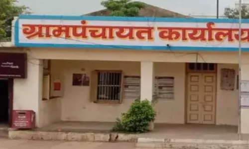 गड़चिरोली जिले के ग्राम पंचायत कार्यालयों में लटके रहे ताले गड़चिरोली जिले के ग्राम पंचायत कार्यालयों में लटके रहे ताले
