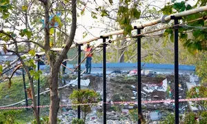 मारे गए लोगों के शरीर के अंग 100 मीटर से ज्यादा के दायरे में मिले मारे गए लोगों के शरीर के अंग 100 मीटर से ज्यादा के दायरे में मिले