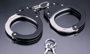 17 लाख रुपये हड़पने के लिए फर्जी झपटमारी की साजिश रचने का आरोपी गिरफ्तार 17 लाख रुपये हड़पने के लिए फर्जी झपटमारी की साजिश रचने का आरोपी गिरफ्तार