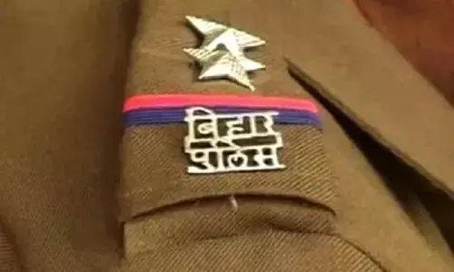 शराब तस्कर ने कार से दारोगा को कुचला, मौत शराब तस्कर ने कार से दारोगा को कुचला, मौत