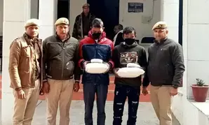 नशे की पुड़िया बनाकर पीजी, कॉलेज और चौराहों पर गांजा बेचने वाले दो गिरफ्तार नशे की पुड़िया बनाकर पीजी, कॉलेज और चौराहों पर गांजा बेचने वाले दो गिरफ्तार