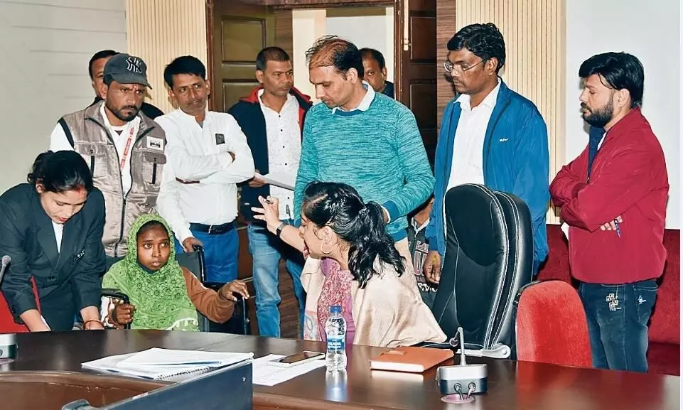 समग्र आईडी में मृतक दर्शा दिया, महिला को नहीं मिल पा रहा योजनाओं का लाभ समग्र आईडी में मृतक दर्शा दिया, महिला को नहीं मिल पा रहा योजनाओं का लाभ