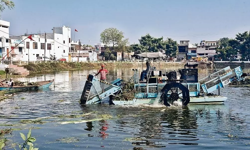 आधा-अधूरा काम होने से बढ़ा क्षेत्रीय नागरिकों में आक्रोश आधा-अधूरा काम होने से बढ़ा क्षेत्रीय नागरिकों में आक्रोश