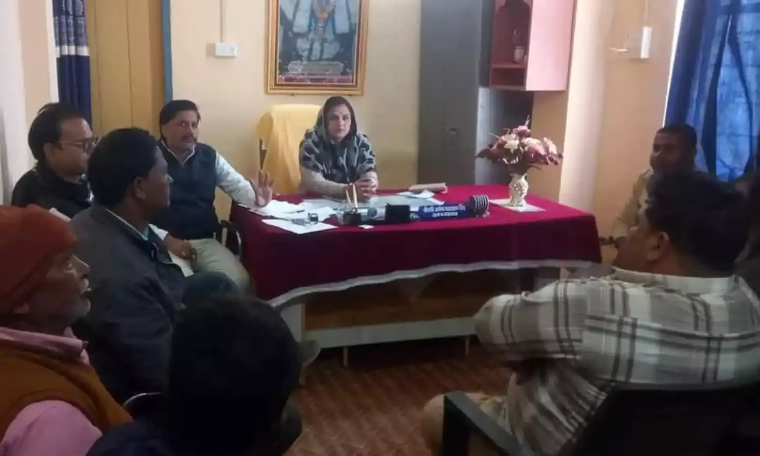 मांस-मछली दुकान संचालन हेतु निर्देशों के पालन कराये जाने नप गुनौर में बैठक आयोजित