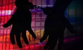 कर्नाटक में अपने बच्चे को नदी में फेंकने के आरोप में महिला गिरफ्तार कर्नाटक में अपने बच्चे को नदी में फेंकने के आरोप में महिला गिरफ्तार