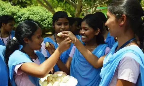 आर्ट ऑफ गिविंग के माध्यम से जन कल्याण में जुटे प्रोफेसर सामंत आर्ट ऑफ गिविंग के माध्यम से जन कल्याण में जुटे प्रोफेसर सामंत