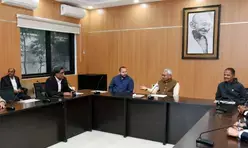 नीतीश ने कोरोना को लेकर की उच्चस्तरीय बैठक, आरटीपीसीआर जांच की संख्या बढ़ाने के निर्देश