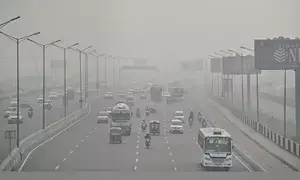 ग्रेप 3 लागू, बच्चों के लिए ऑनलाइन क्लास, वाहनों पर प्रतिबंध