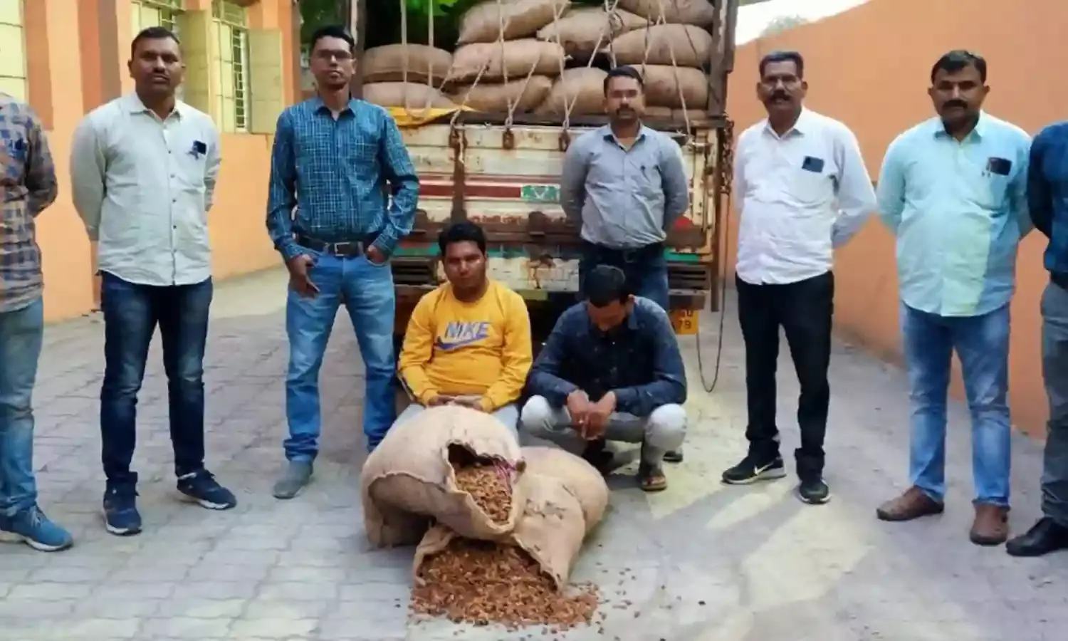 बहिरम यात्रा में साढ़े पांच लाख का महुआ फूल जब्त