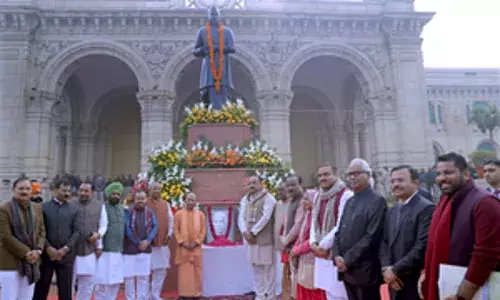 नए उत्तर प्रदेश में शासन नतमस्तक होकर किसानों को सम्मान देता है : मुख्यमंत्री योगी नए उत्तर प्रदेश में शासन नतमस्तक होकर किसानों को सम्मान देता है : मुख्यमंत्री योगी
