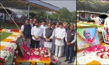 तेलंगाना के राज्यपाल व मुख्यमंत्री ने पूर्व प्रधानमंत्री नरसिम्हा राव को दी श्रद्धांजलि