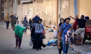 मध्य गाजा में फिलिस्तीनियों का बड़े पैमाने पर पलायन