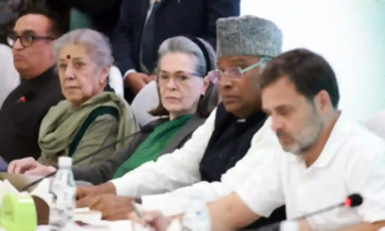 कांग्रेस ने मुद्रास्फीति, बेरोजगारी जैसे जन-केंद्रित मुद्दों को उठाने की बनाई योजना