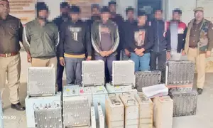 मोबाइल टावर के उपकरण चुराकर चीन में बेचने वाले गैंग के 10 गिरफ्तार, कई टेक्नीशियन और कबाड़ी भी शामिल मोबाइल टावर के उपकरण चुराकर चीन में बेचने वाले गैंग के 10 गिरफ्तार, कई टेक्नीशियन और कबाड़ी भी शामिल