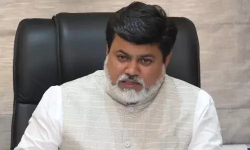 समाज के बीच दरार पैदा करने वाले बयानों से बचें - उदय सामंत