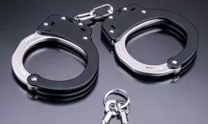 बिजली के खंभे से बांधकर बुजुर्ग मां की पिटाई करने वाला शख्‍स गिरफ्तार