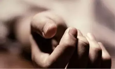गुरुग्राम में दिल्ली-जयपुर ई-वे नाले में युवती का शव मिला गुरुग्राम में दिल्ली-जयपुर ई-वे नाले में युवती का शव मिला