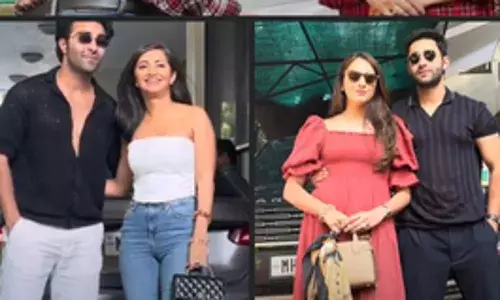 कपूर खानदान की क्रिसमस पार्टी में शामिल हुए रणधीर कपूर, आदर जैन और अरमान कपूर खानदान की क्रिसमस पार्टी में शामिल हुए रणधीर कपूर, आदर जैन और अरमान