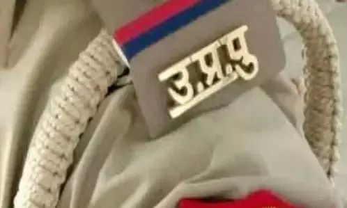 फूल व्यापारी से पुलिस वर्दी में दो लोगों ने 50 हजार लूटे, जेल भेजने का दिखाया डर