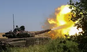 काला सागर के पास क्रीमिया के फियोदोसिया शहर में जोरदार धमाके