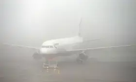 दिल्ली एयरपोर्ट पर घने कोहरे के कारण 30 उड़ानों में देरी