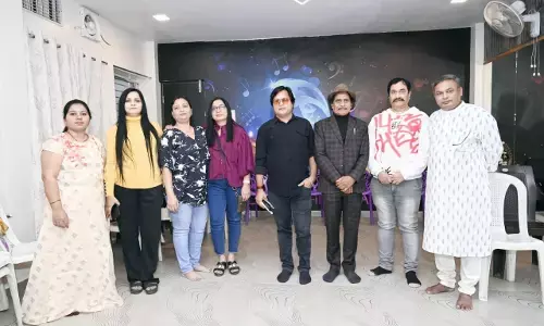 60 विद्यार्थियों को दिए एक्टिंग के टिप्स