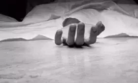 दिल्ली में एक शख्स की रहस्यमय परिस्थितियों में मौत दिल्ली में एक शख्स की रहस्यमय परिस्थितियों में मौत