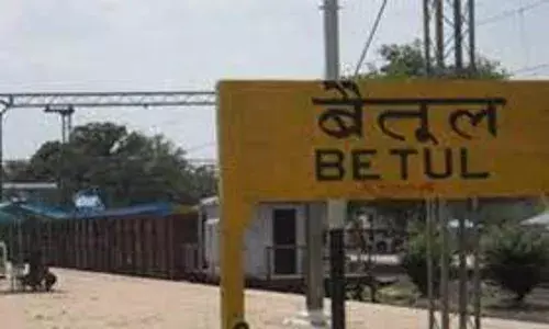 बैतूल में अंग्रेजी नहीं आने पर छात्रा को बेदर्दी से पीटा, सिर के बाल तक उखाड़े