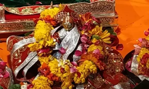 भक्ति के रंग में रंगी अयोध्या को बस मंदिर में अपने रामलला के दीदार का इंतजार भक्ति के रंग में रंगी अयोध्या को बस मंदिर में अपने रामलला के दीदार का इंतजार