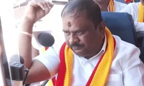 कर्नाटक रक्षणा वेदिके प्रमुख व 28 अन्य गिरफ्तार कर्नाटक रक्षणा वेदिके प्रमुख व 28 अन्य गिरफ्तार