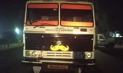 रेत लदे टिप्पर के साथ आरोपी गिरफ्तार रेत लदे टिप्पर के साथ आरोपी गिरफ्तार