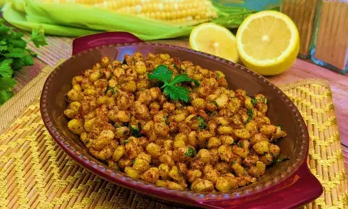 न्यू ईयर पार्टी में मेहमानों को नाश्ते में परोसें क्रिस्पी कॉर्न चाट, इस रेसिपी से