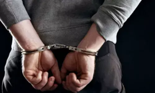 ओडिशा में फर्जी जाति प्रमाण पत्र देकर नौकरी पाने के आरोप में डॉक्टर गिरफ्तार ओडिशा में फर्जी जाति प्रमाण पत्र देकर नौकरी पाने के आरोप में डॉक्टर गिरफ्तार