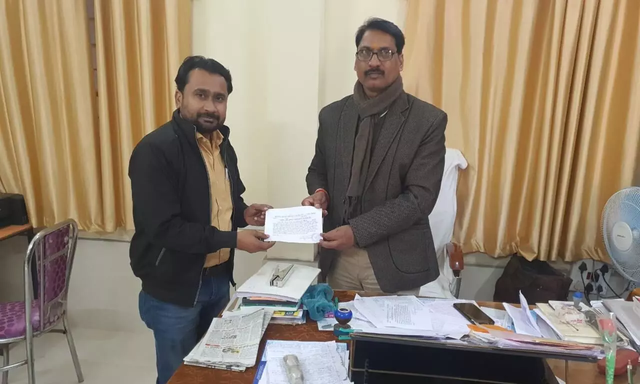 पक्ष और विपक्ष को जनता के हित में अपनी जिम्मेदारी का निर्वहन करना चाहिए: खरे पक्ष और विपक्ष को जनता के हित में अपनी जिम्मेदारी का निर्वहन करना चाहिए: खरे
