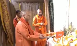 पीएम के आगमन से पहले सीएम ने अयोध्या में लिया विकास कार्यों का जायजा