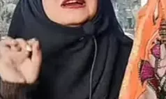 भगवा ध्वज लेकर अयोध्या की तरफ बढ़ती शबनम शेख
