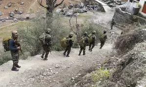 जम्मू-कश्मीर के पुंछ और राजौरी में मोबाइल इंटरनेट सेवाएं बहाल