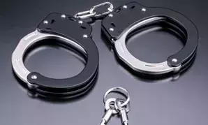 एयर इंडिया के 3 कर्मचारी कथित मानव तस्करी के आरोप में दिल्ली हवाईअड्डे पर गिरफ्तार एयर इंडिया के 3 कर्मचारी कथित मानव तस्करी के आरोप में दिल्ली हवाईअड्डे पर गिरफ्तार