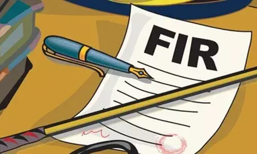 कर्नाटक में ब्लैकमेलर के खिलाफ एफआईआर दर्ज कर्नाटक में ब्लैकमेलर के खिलाफ एफआईआर दर्ज