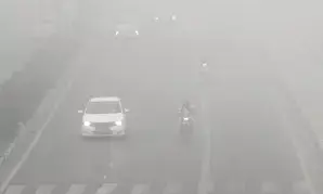 घने कोहरे के कारण दिल्ली यातायात पुलिस की यात्रियों से सावधानी बरतने का आग्रह